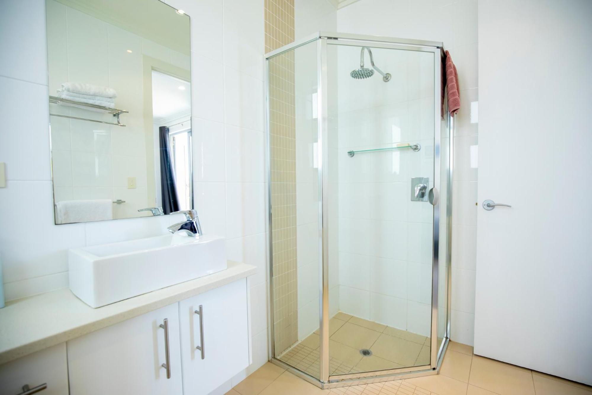 Shearwaters Apartment Waterfront Accomodation 펜네쇼우 외부 사진